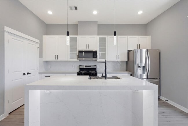 Building Photo - 6728 Parker Grv Ln