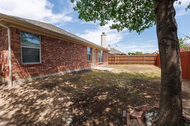 Building Photo - 2421 Collier Dr