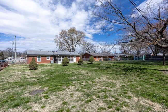 Building Photo - 8508 Westport Road (Briarwood/ East Louisv...