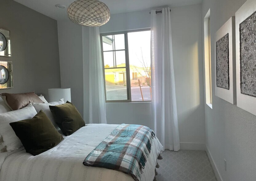 Building Photo - 6589 Songfest St