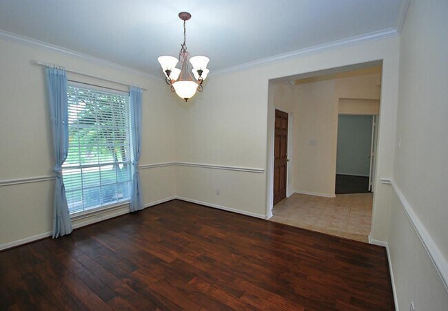Building Photo - 9106 Memorial Pines Way