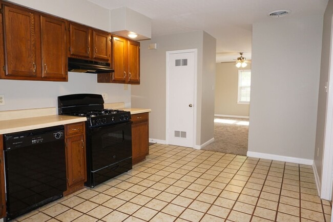 Building Photo - For Rent – Central Jonesboro Home - 3 bedr...