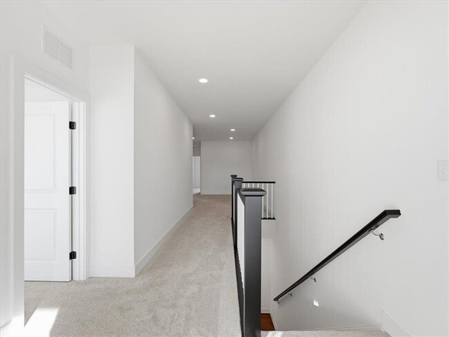 Building Photo - 302 Highbridge Ln