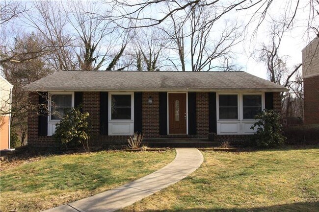 Building Photo - 517 Malabar Dr