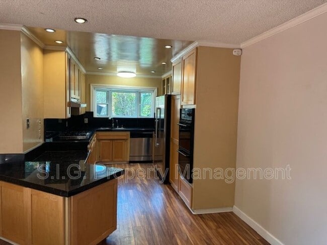 Building Photo - 2279 Saranne St