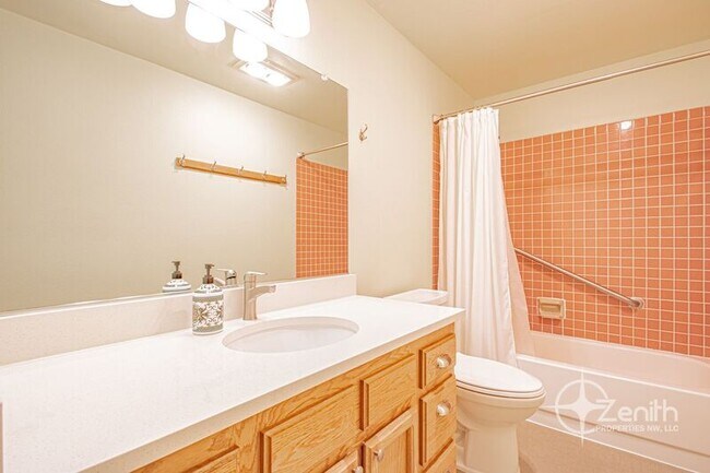 Building Photo - 12018 SE 17th St