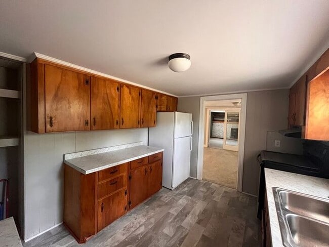 Building Photo - 735 NC-24, Cameron