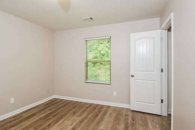 Building Photo - 131 Bethany Manor Dr