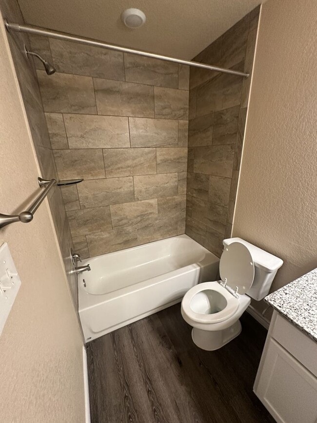 Building Photo - AVAILABLE NOW! - 2 WEEKS FREE!