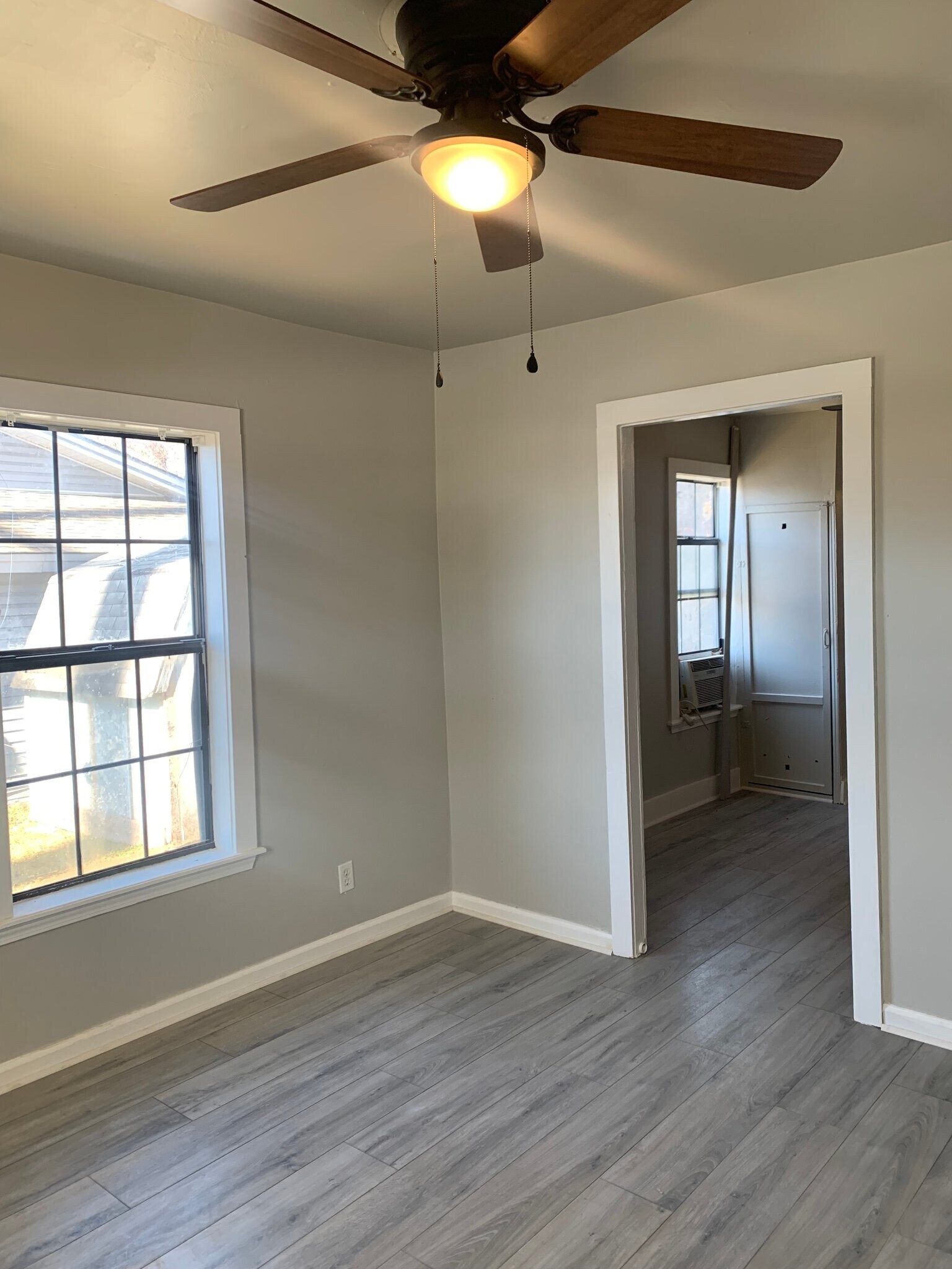 Building Photo - 219 N Bristow Ave