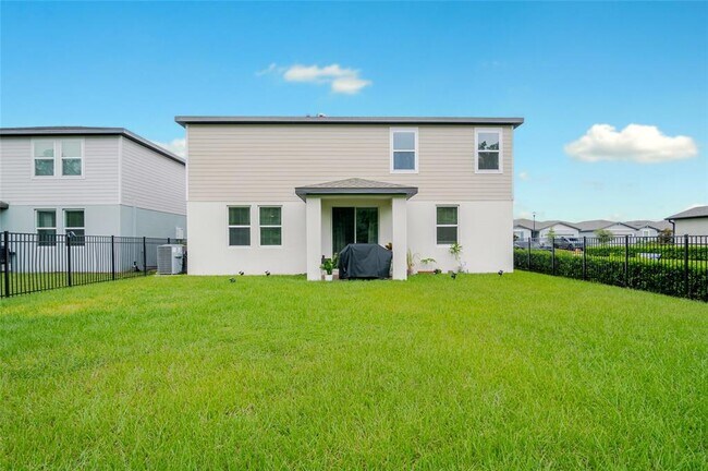 Building Photo - 2943 Sunstar Dr