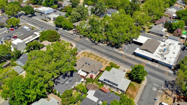 Building Photo - 5400-5402 Folsom Blvd