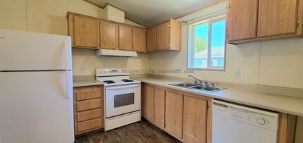 Building Photo - *** Very Nice *** 3 Bed 2 Bath remodel Modular house
