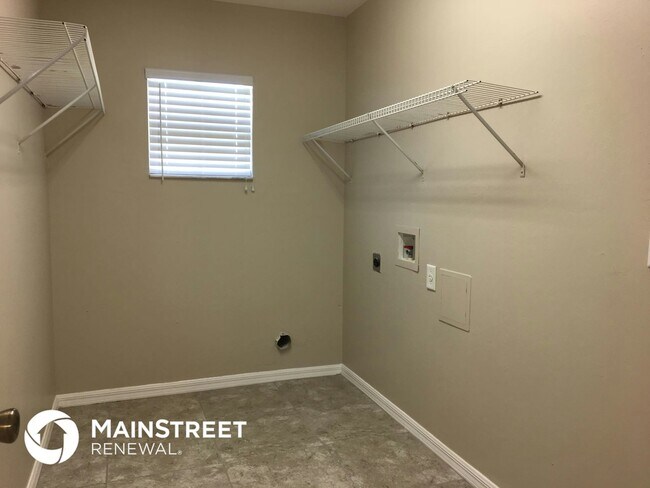 Building Photo - 622 SW 11th Ave