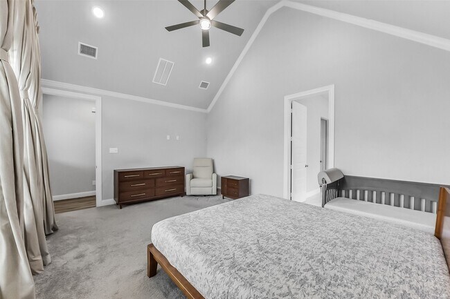 Building Photo - 11927 Carillon Forest Dr