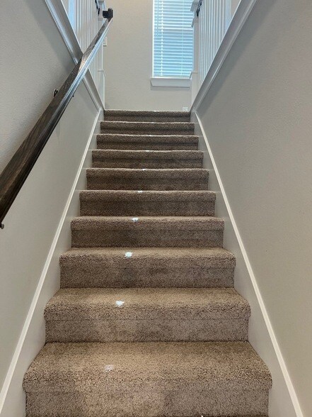 Building Photo - 3316 Vine Ter Trce