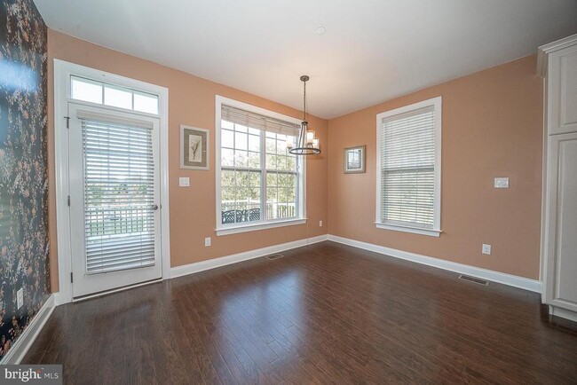Building Photo - 3701 Parris Blvd