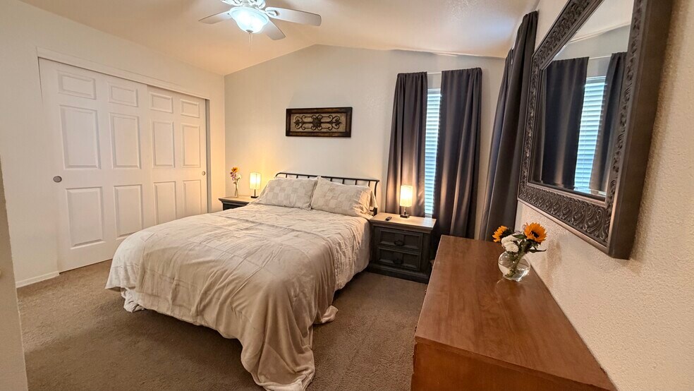 Master Bedroom - 1001 E Owens