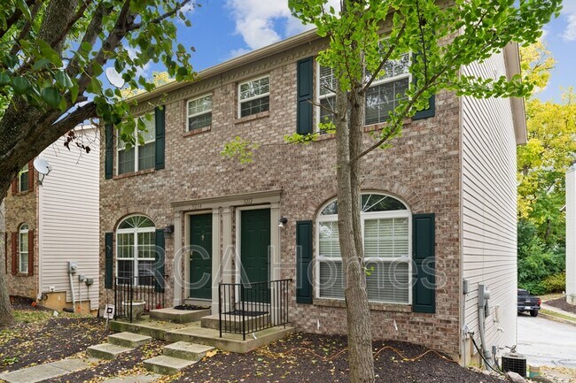 Building Photo - 3212 River Villa Way