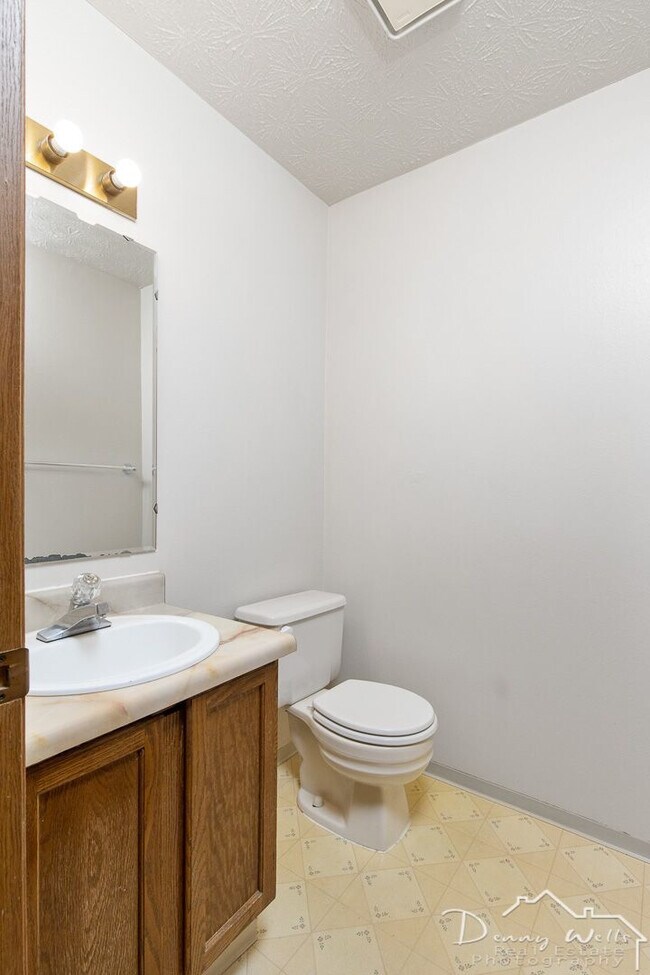 Building Photo - 6632 Stella Place