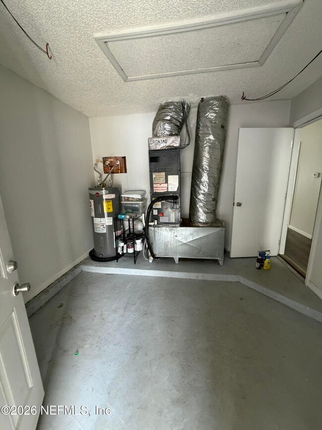 Building Photo - 286 Main St