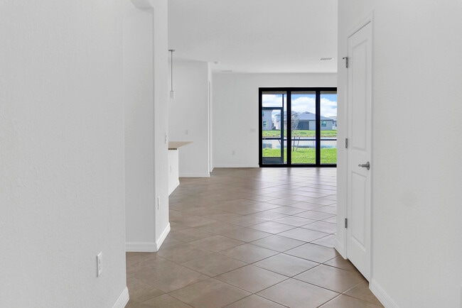 Building Photo - 14848 Portico Blvd