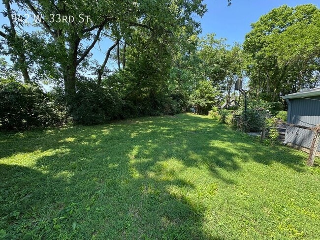 Building Photo - 942 W 33rd St