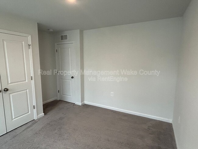 Building Photo - 1041 Shoreside Dr