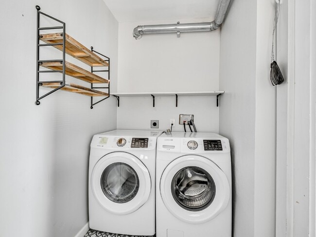 Building Photo - Beautiful Home Just Minutes from the OU Campus!