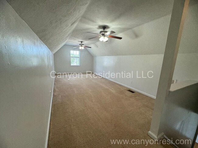 Building Photo - 323 Rushmore Ct