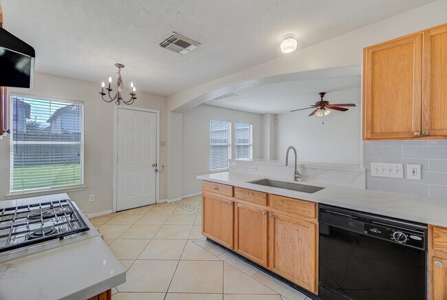 Building Photo - 13983 Maximos Dr