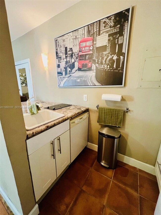 Building Photo - 536 14th St