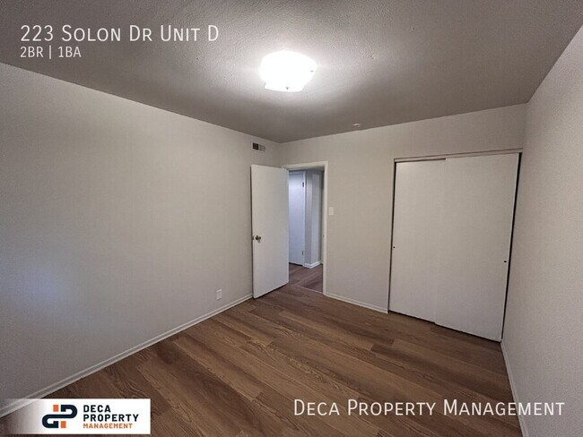 Building Photo - 223 Solon Dr