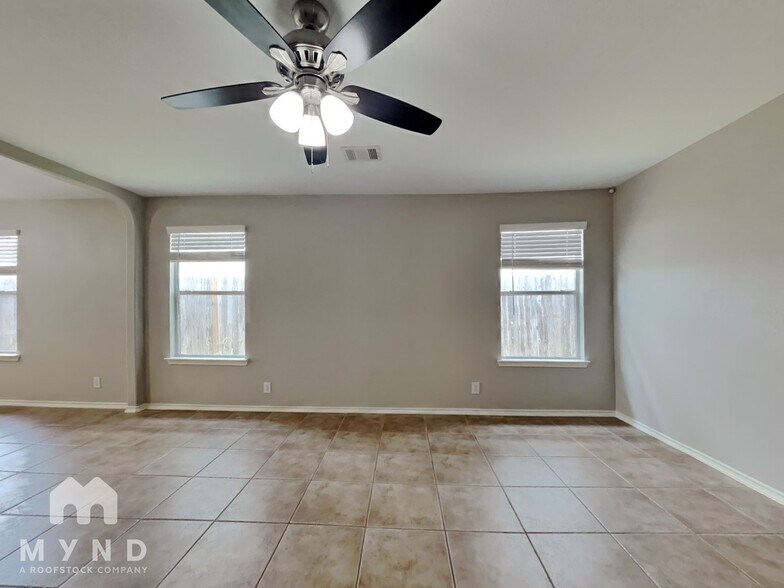 Building Photo - 10210 Briar Rose