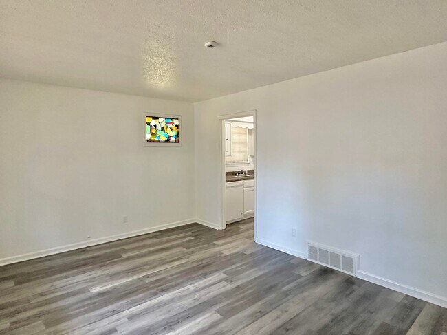 Building Photo - 4209 Camelot Ave