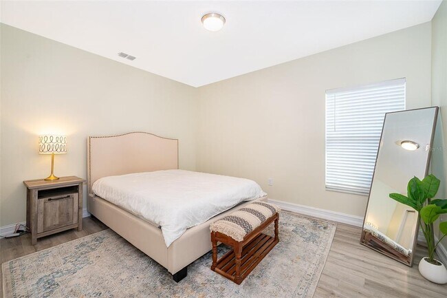 Building Photo - 2630 Summerland Way