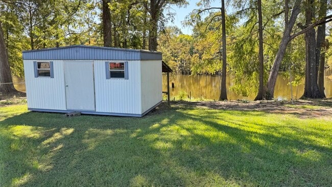 Building Photo - 401 Bayou Oaks Dr