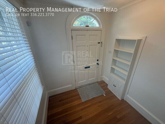 Building Photo - 513 S Hawthorne Rd