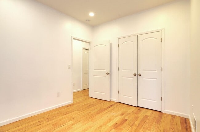 Building Photo - 345 N 2nd St