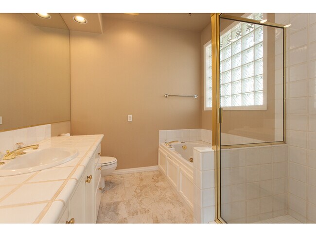 Building Photo - 16090 NW Birdie Ln