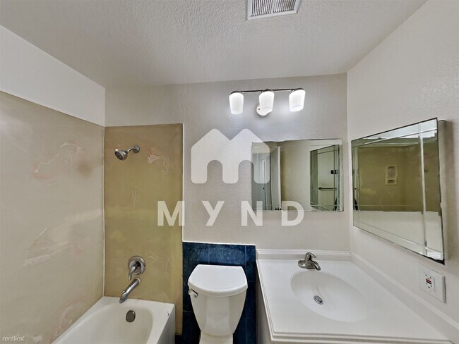 Building Photo - 3 br, 2.5 bath Townhome - 34320 Gadwall Cmn