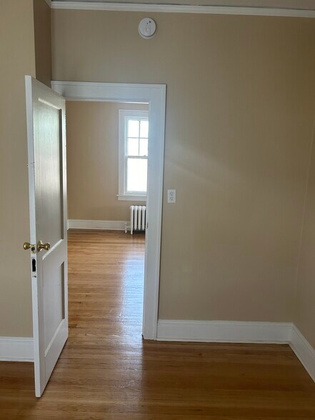 Building Photo - 509 New Scotland Ave