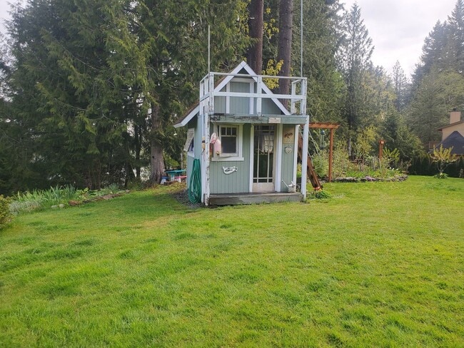 Building Photo - Beautiful home over the Hammersley Inlet