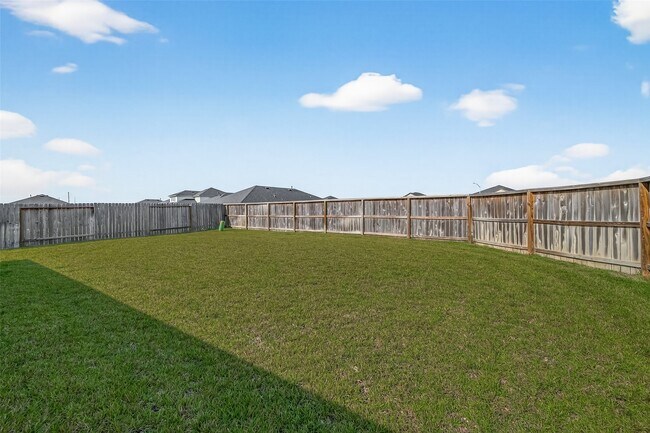 Building Photo - 7411 Canyon Chase Dr