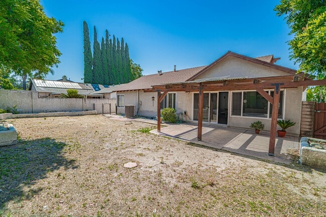 Building Photo - Single Story 3 Bedroom Home for Rent in Si...