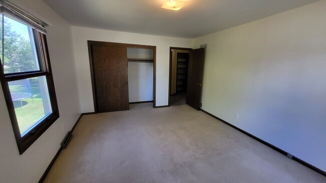 Large master bedroom with walk in close plus additional sliding doors closet - 2920 Nassau Dr