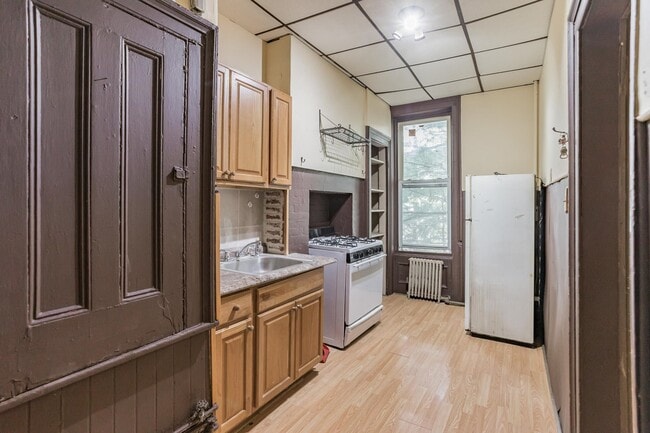 Building Photo - 546 Palisade Ave