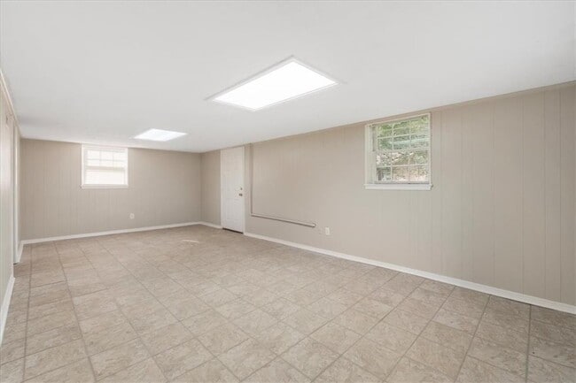 Building Photo - 5146 Bramblewood Dr
