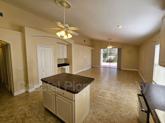 Building Photo - 19317 Seacove Dr