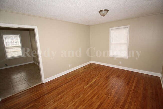 Building Photo - 2977 N Radford Rd